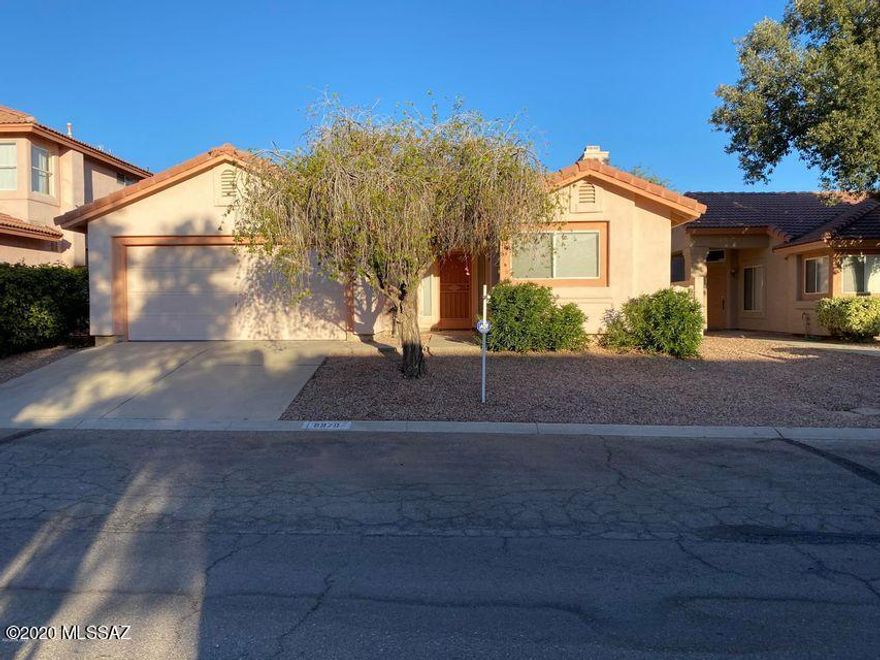 Remodeled 3bdr/2ba North Ranch home!
Tile floors throughout except in bedrooms.
Greatroom w/fireplace, French doors open to covered patio.
Kitchen w/granite counters, gas stove and stainless steel appliances.
Master bath has tiled walk-in shower and dual vanities.
North Ranch offers community pool, walking paths and minutes to shopping, restaurants and more!
**THE INTERIOR OF THE HOME IS BEING PAINTING AND WE WILL POST MORE PHOTOS ONCE COMPLETED NEXT WEEK**