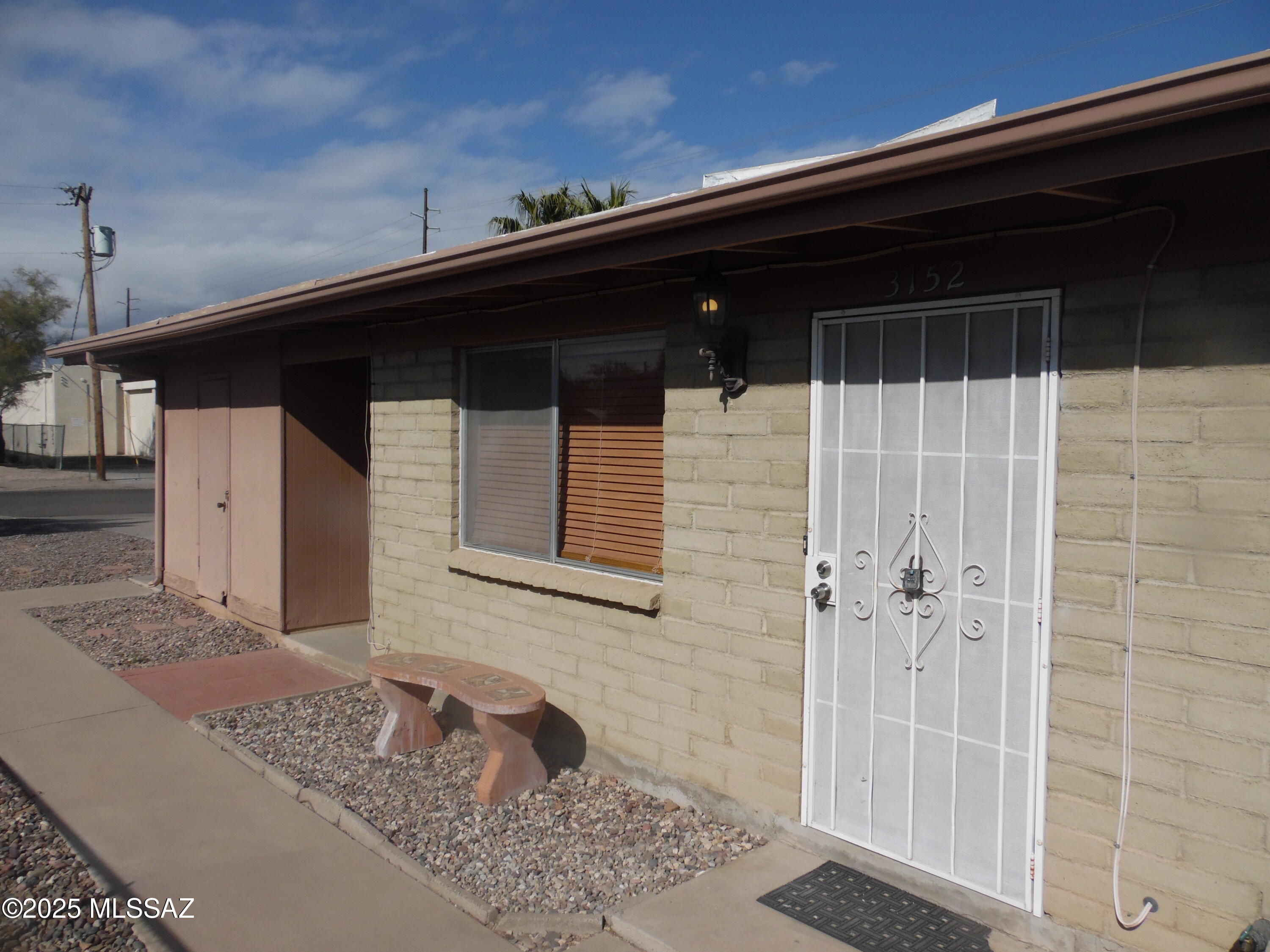 Tucson, Arizona 85705, United States, 2 Bedrooms Bedrooms, ,1 BathroomBathrooms,Residential,Pending,13126