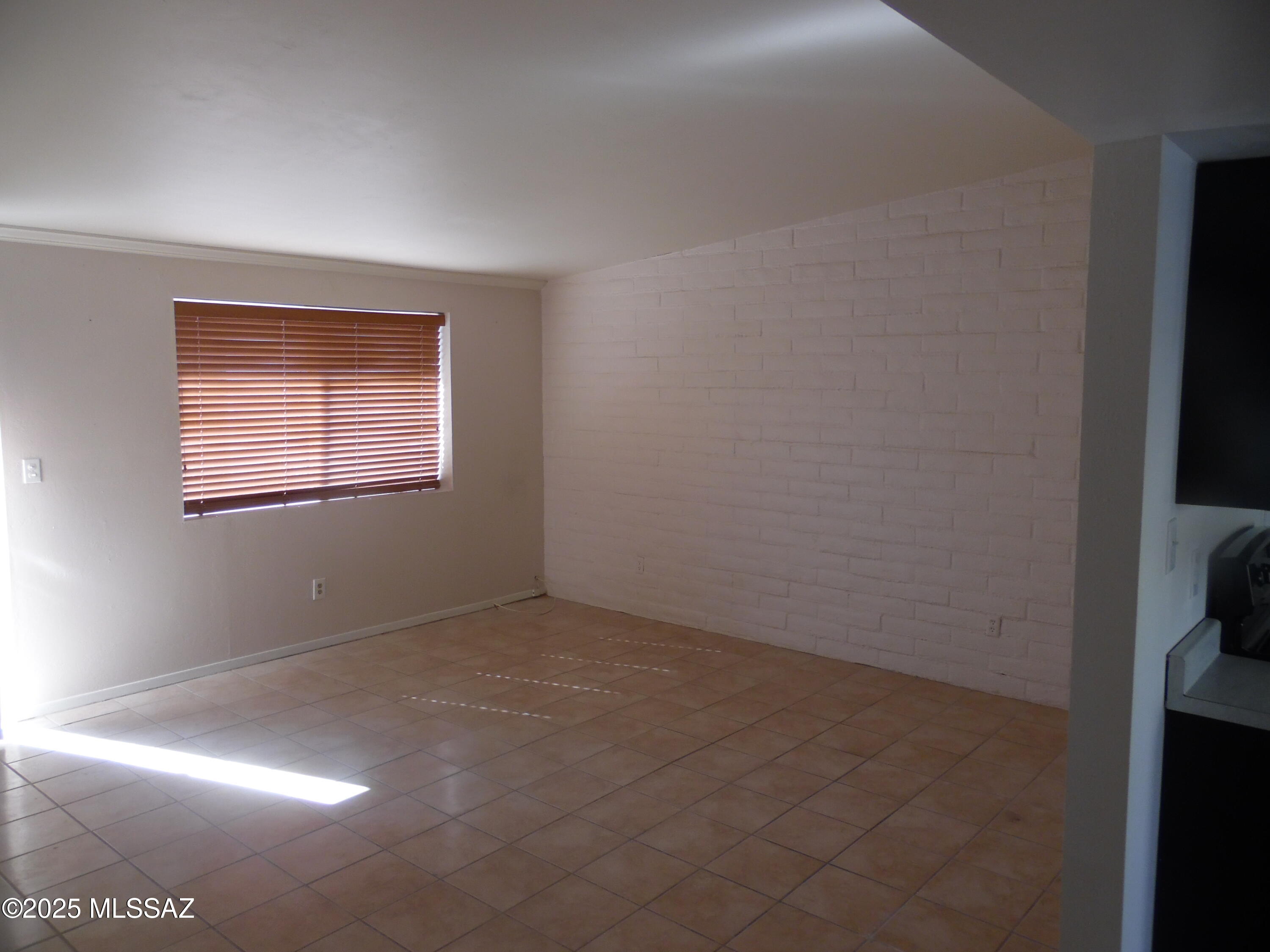 Tucson, Arizona 85705, United States, 2 Bedrooms Bedrooms, ,1 BathroomBathrooms,Residential,Pending,13126