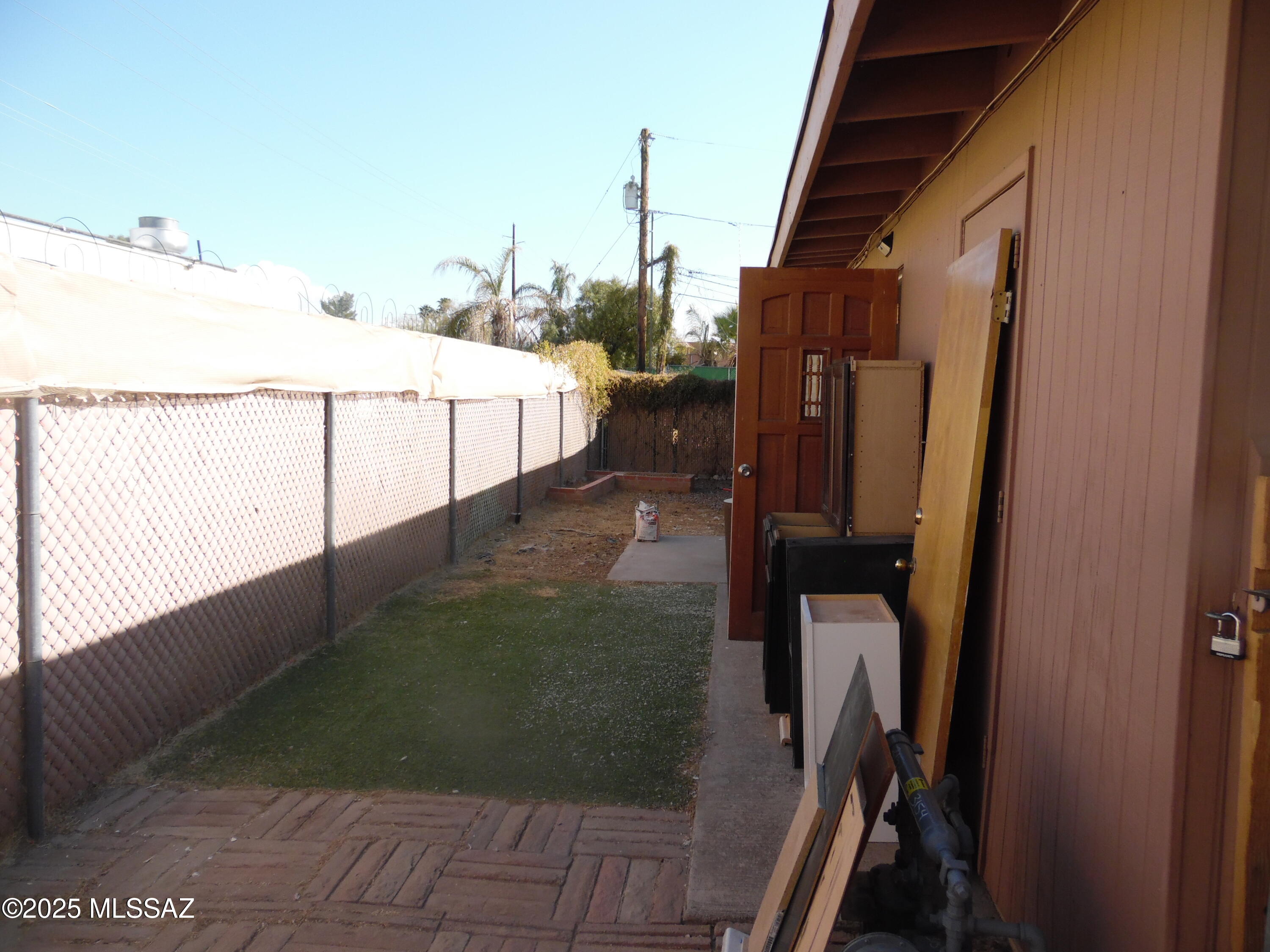 Tucson, Arizona 85705, United States, 2 Bedrooms Bedrooms, ,1 BathroomBathrooms,Residential,Pending,13126
