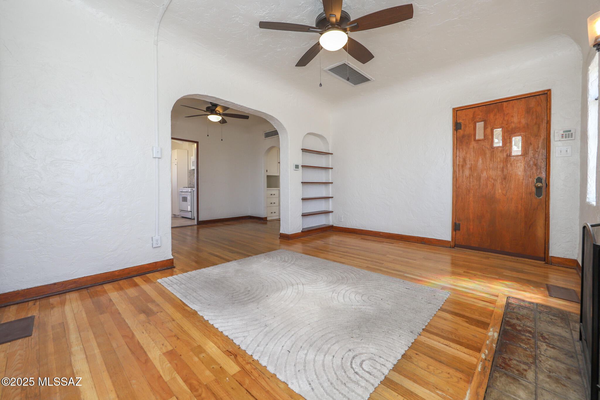116 N Martin Avenue