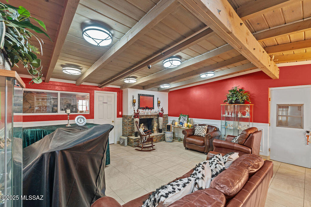 6301 E Calle De San Alberto