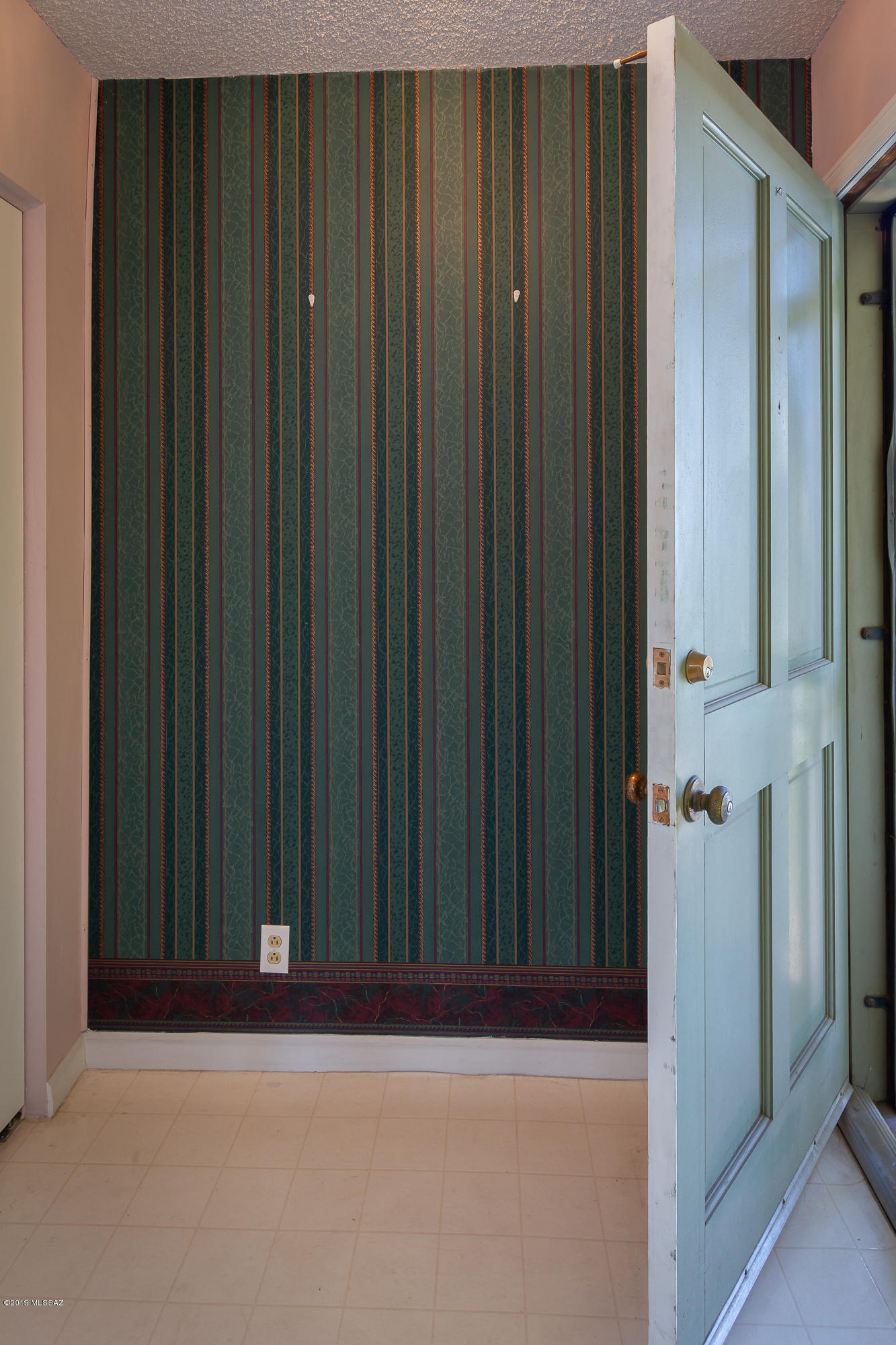 El Encanto Apartments - Residential