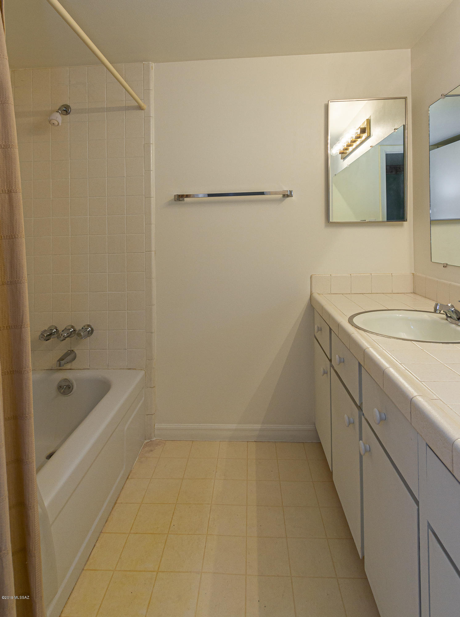 El Encanto Apartments - Residential