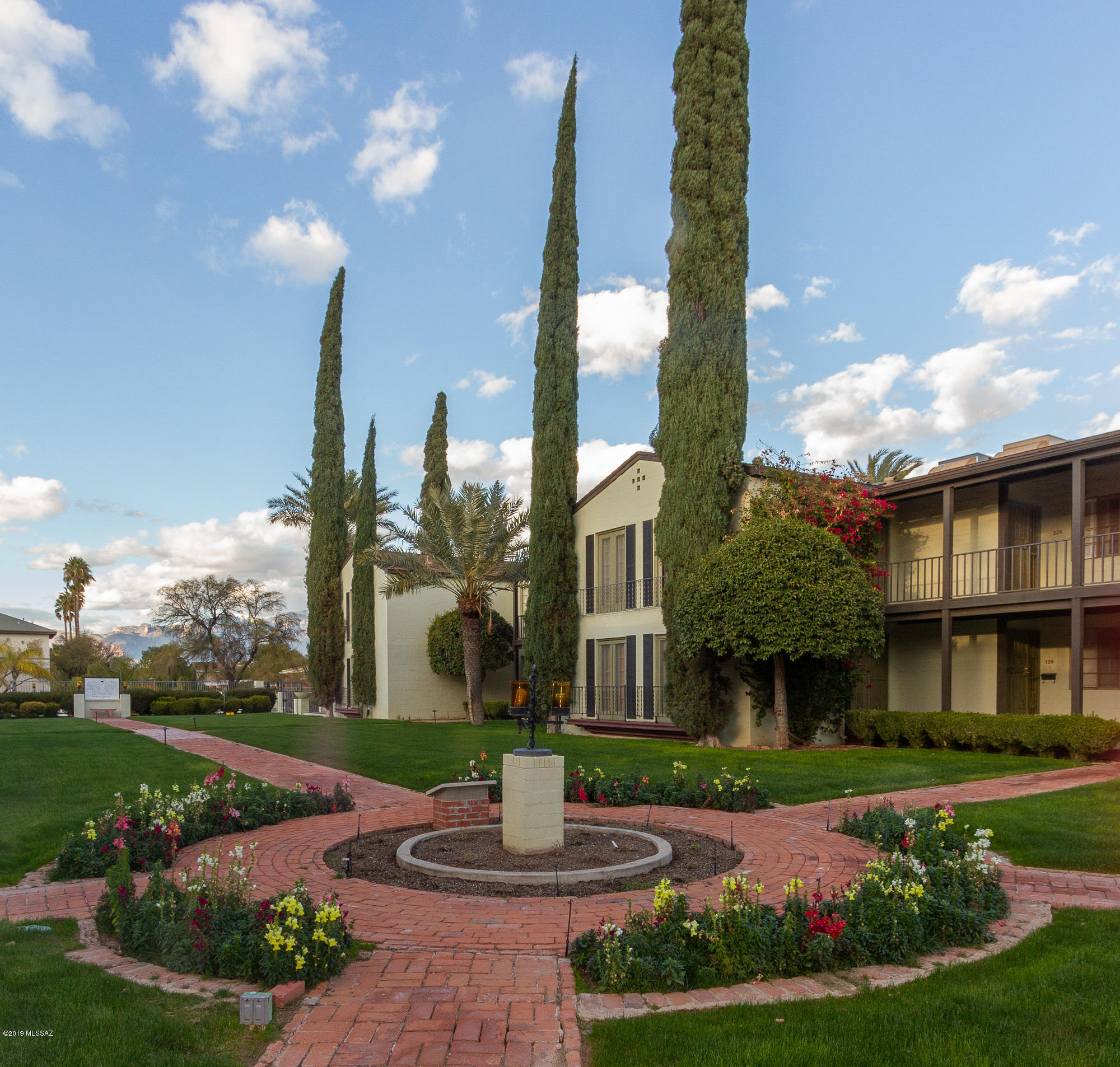 El Encanto Apartments - Residential
