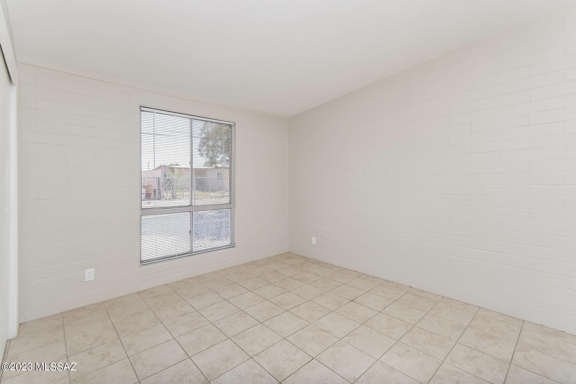 Michigan Manor - Residential Lease
