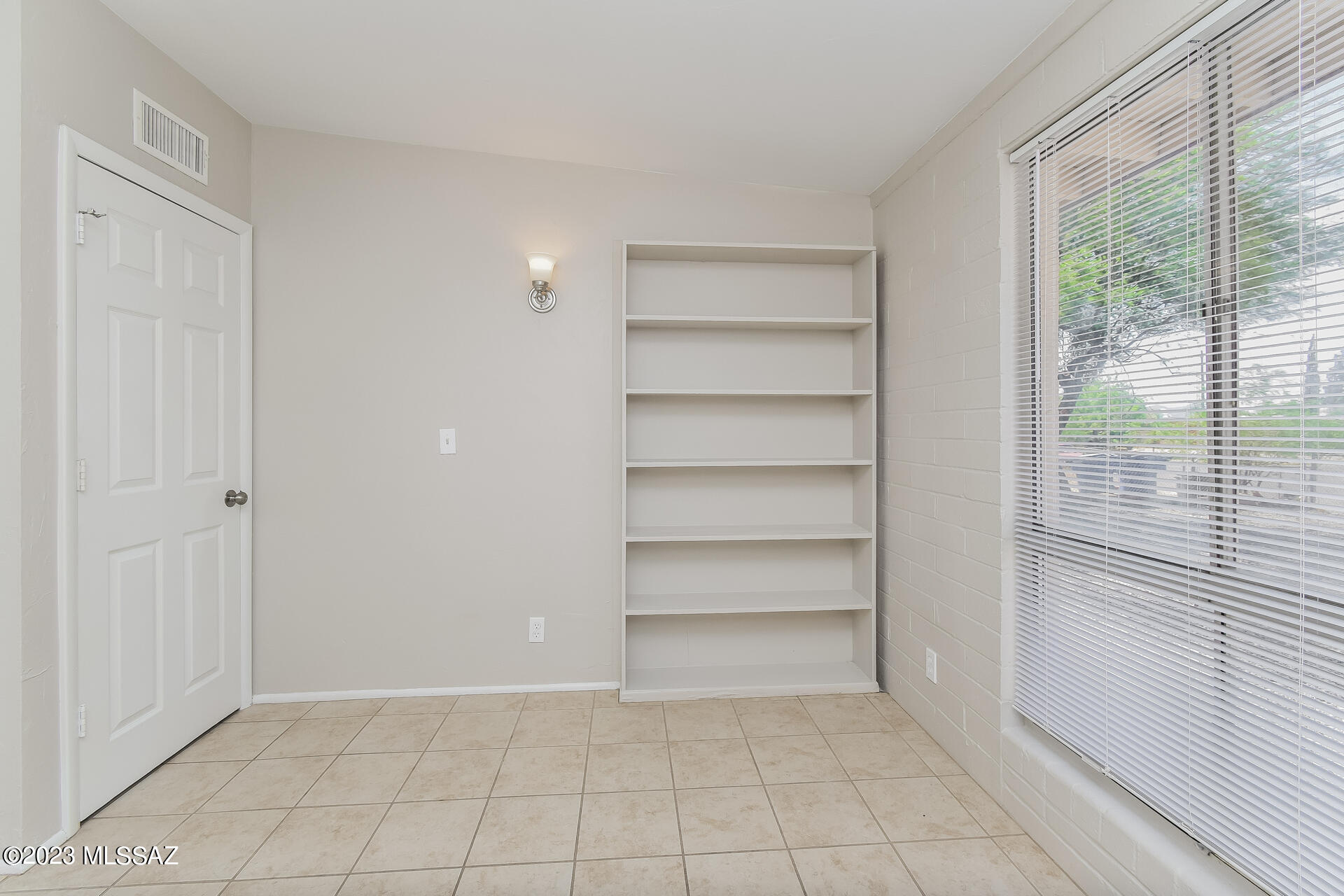 Michigan Manor - Residential Lease