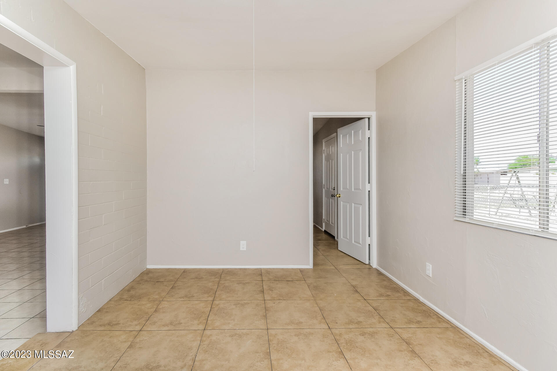 Michigan Manor - Residential Lease