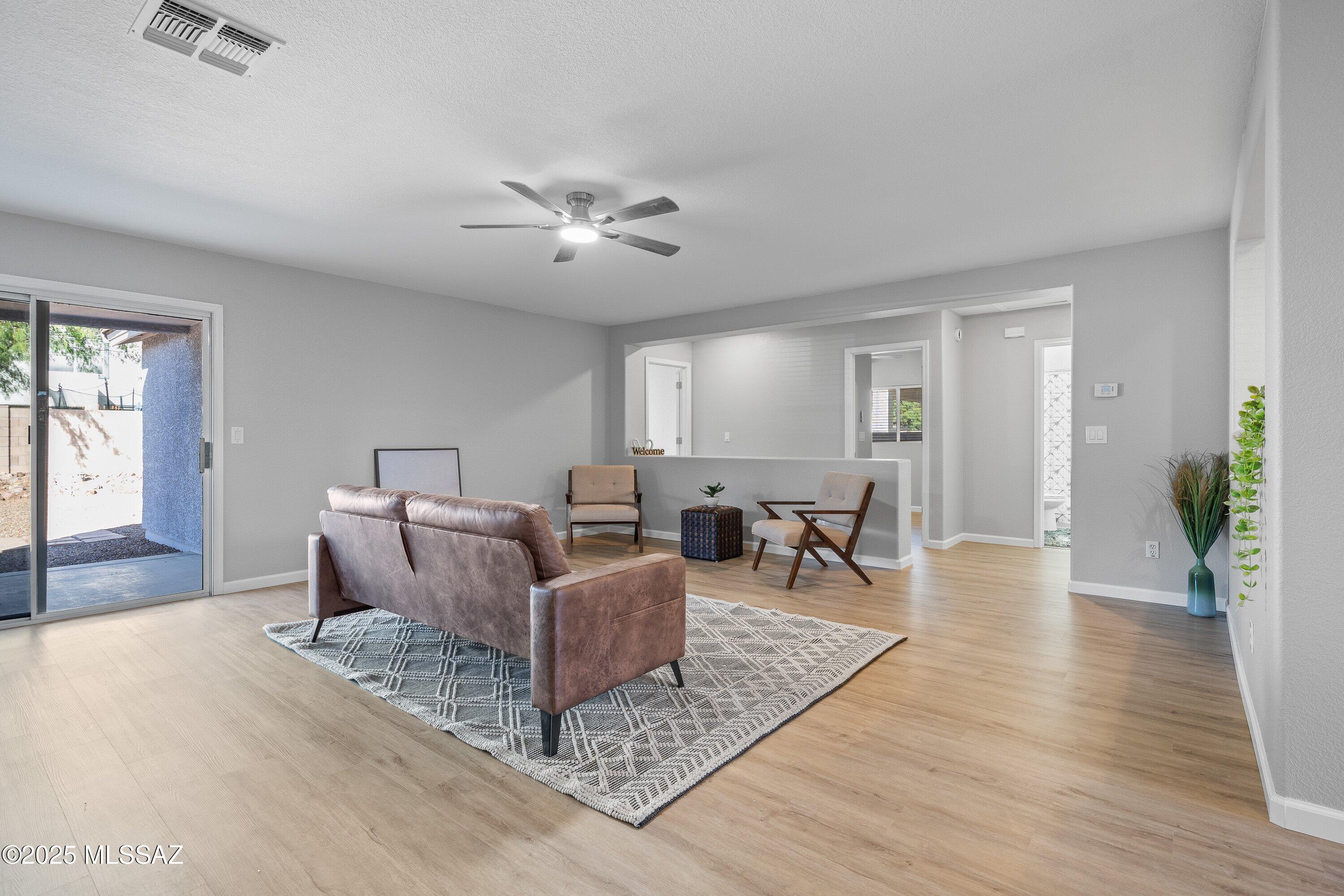 10421 E Haymarket Street