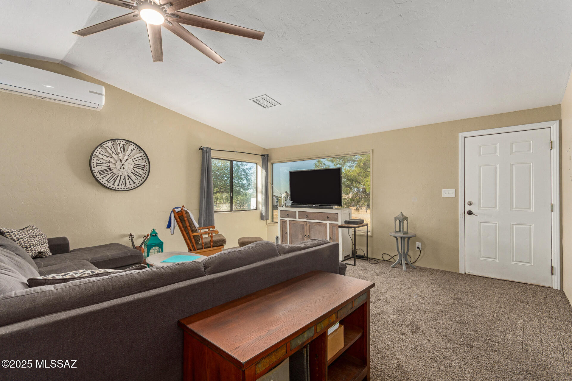 3379 E Calle Agassiz