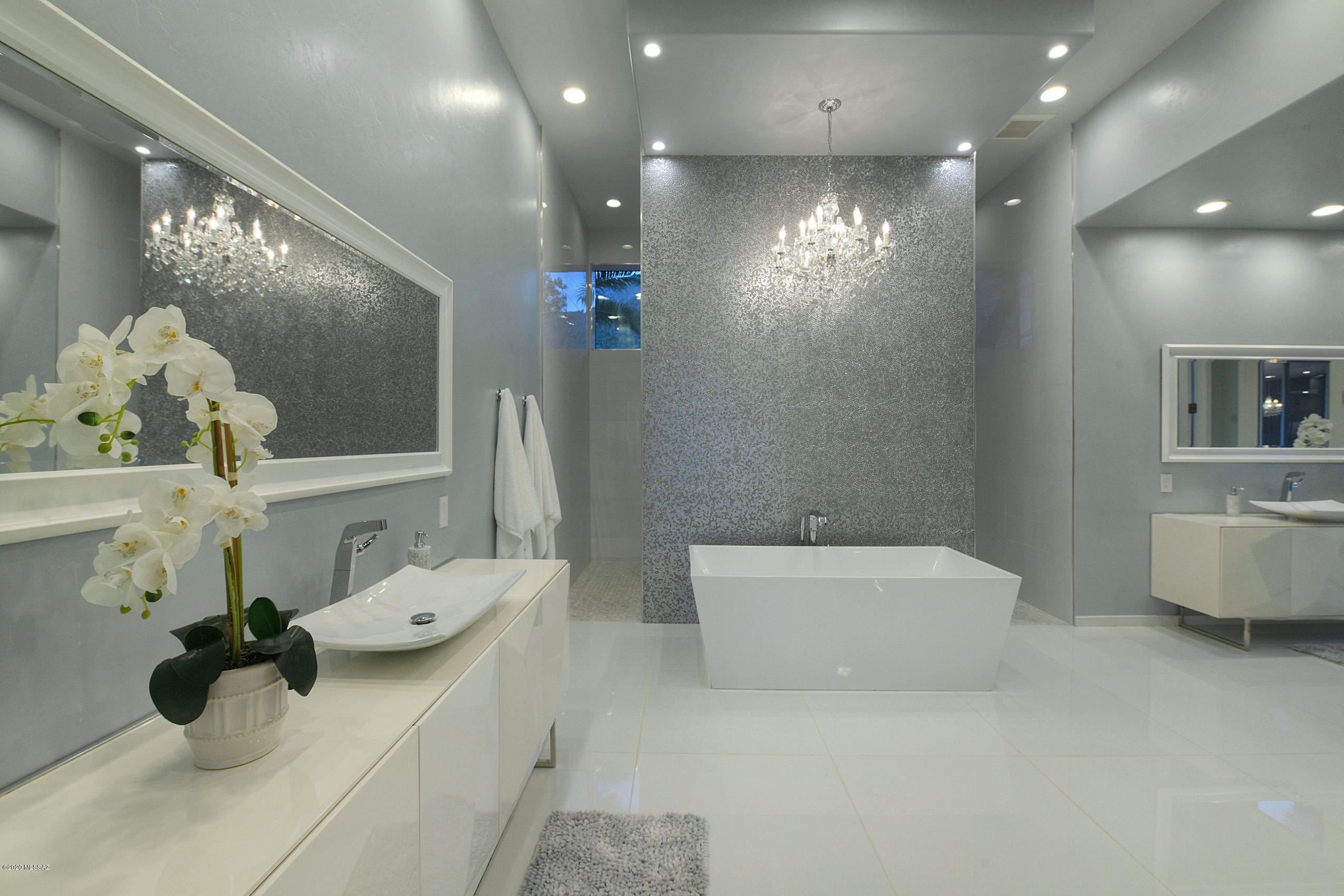 Finisterra (1-210) - Residential