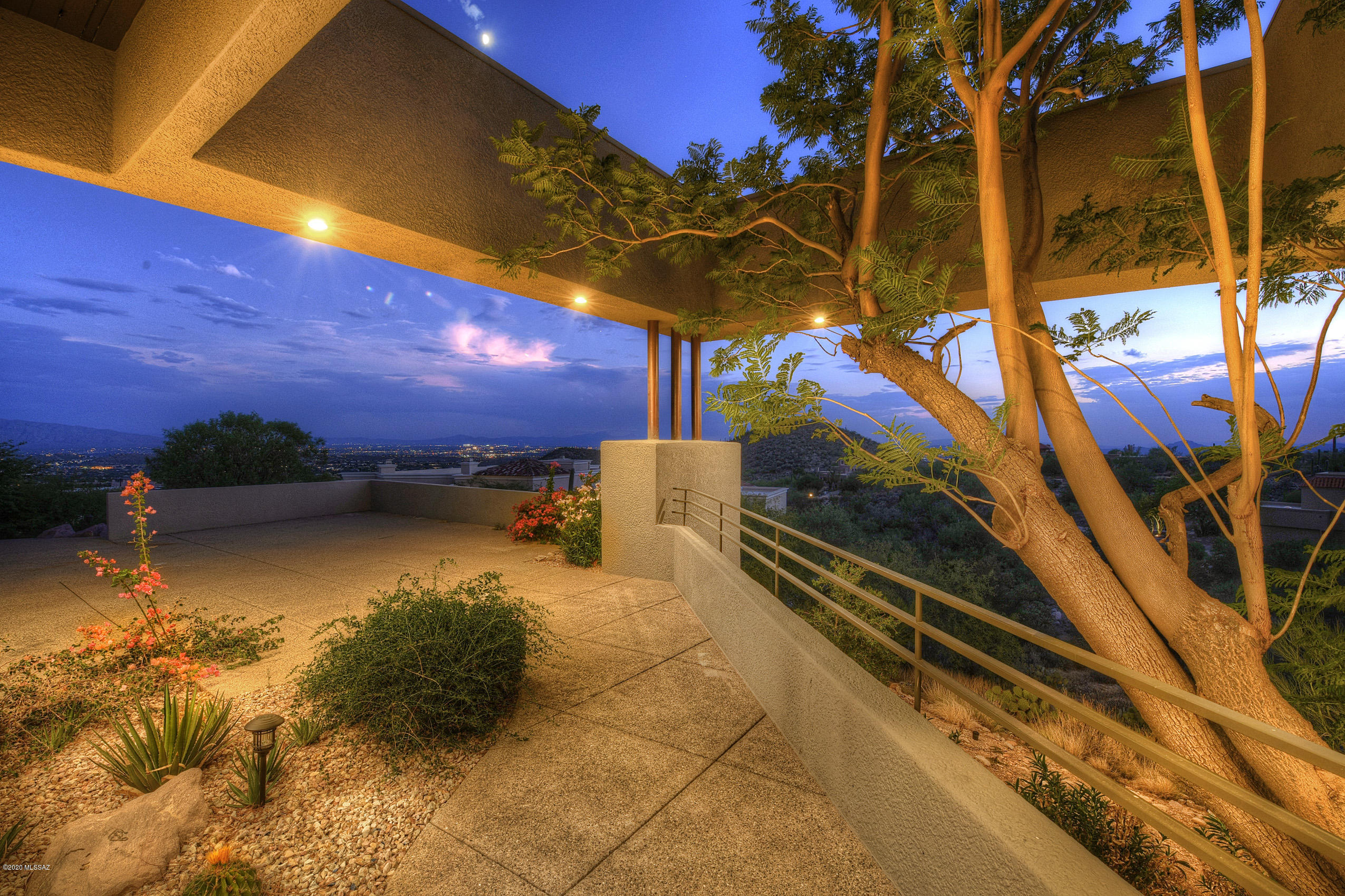 Finisterra (1-210) - Residential