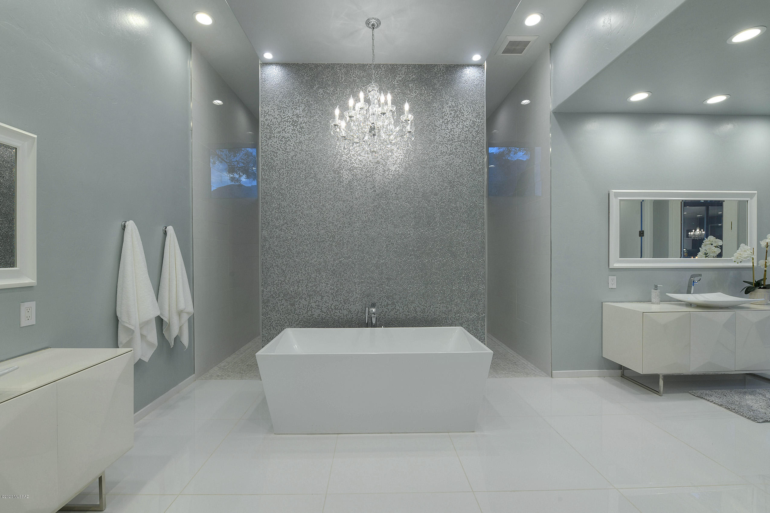 Finisterra (1-210) - Residential