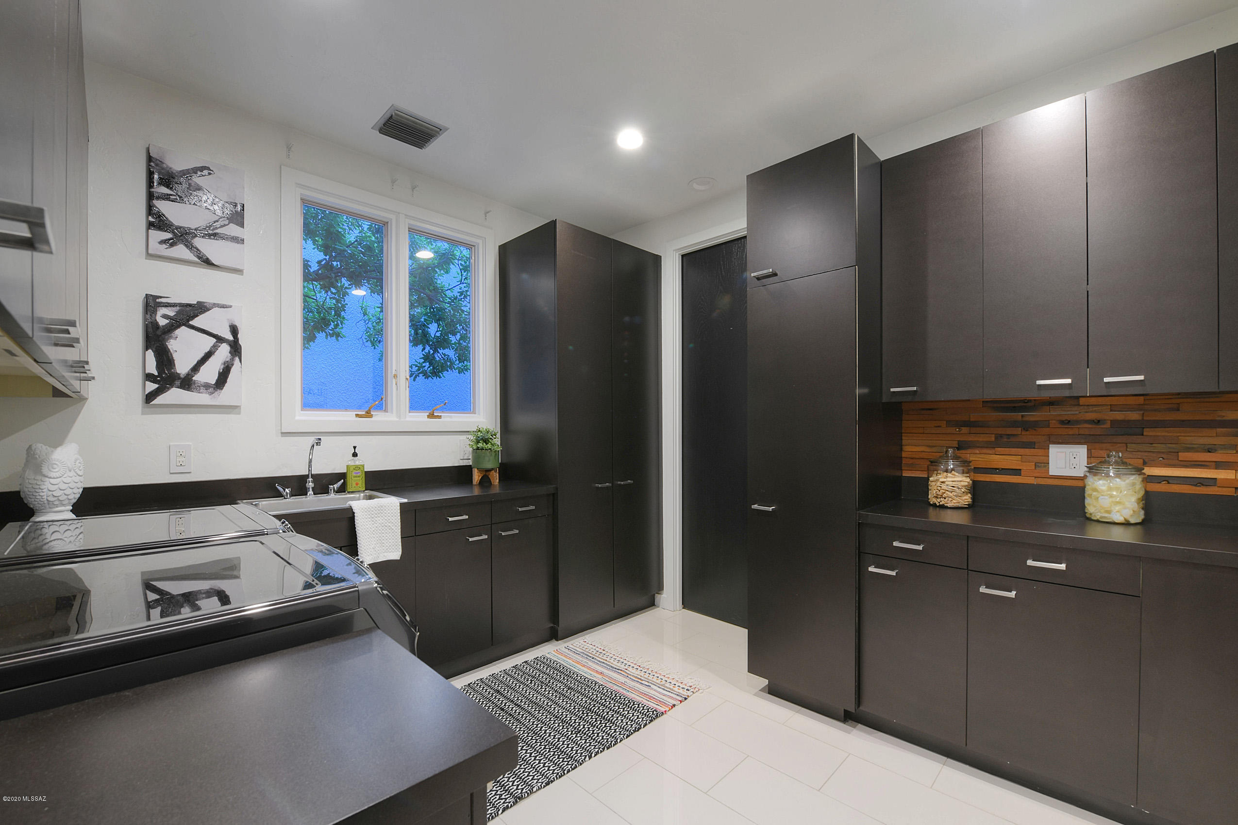 Finisterra (1-210) - Residential