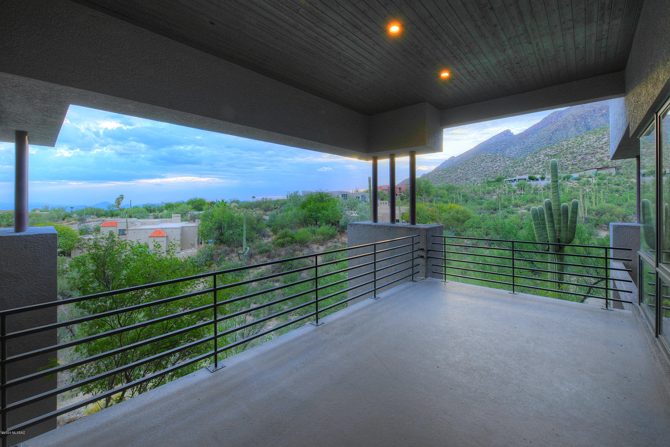 Finisterra (1-210) - Residential
