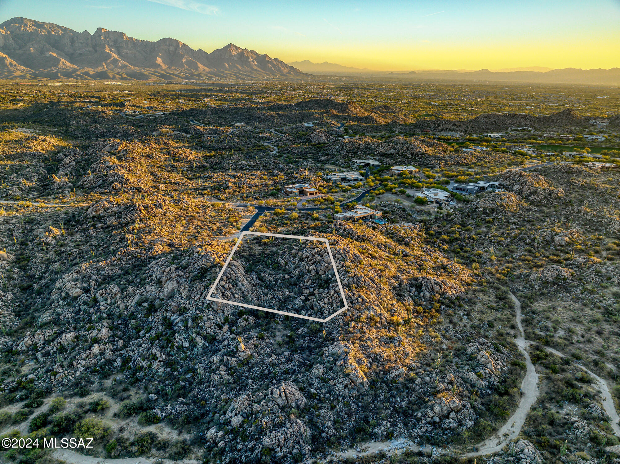 1535 W Tortolita Mountain Circle