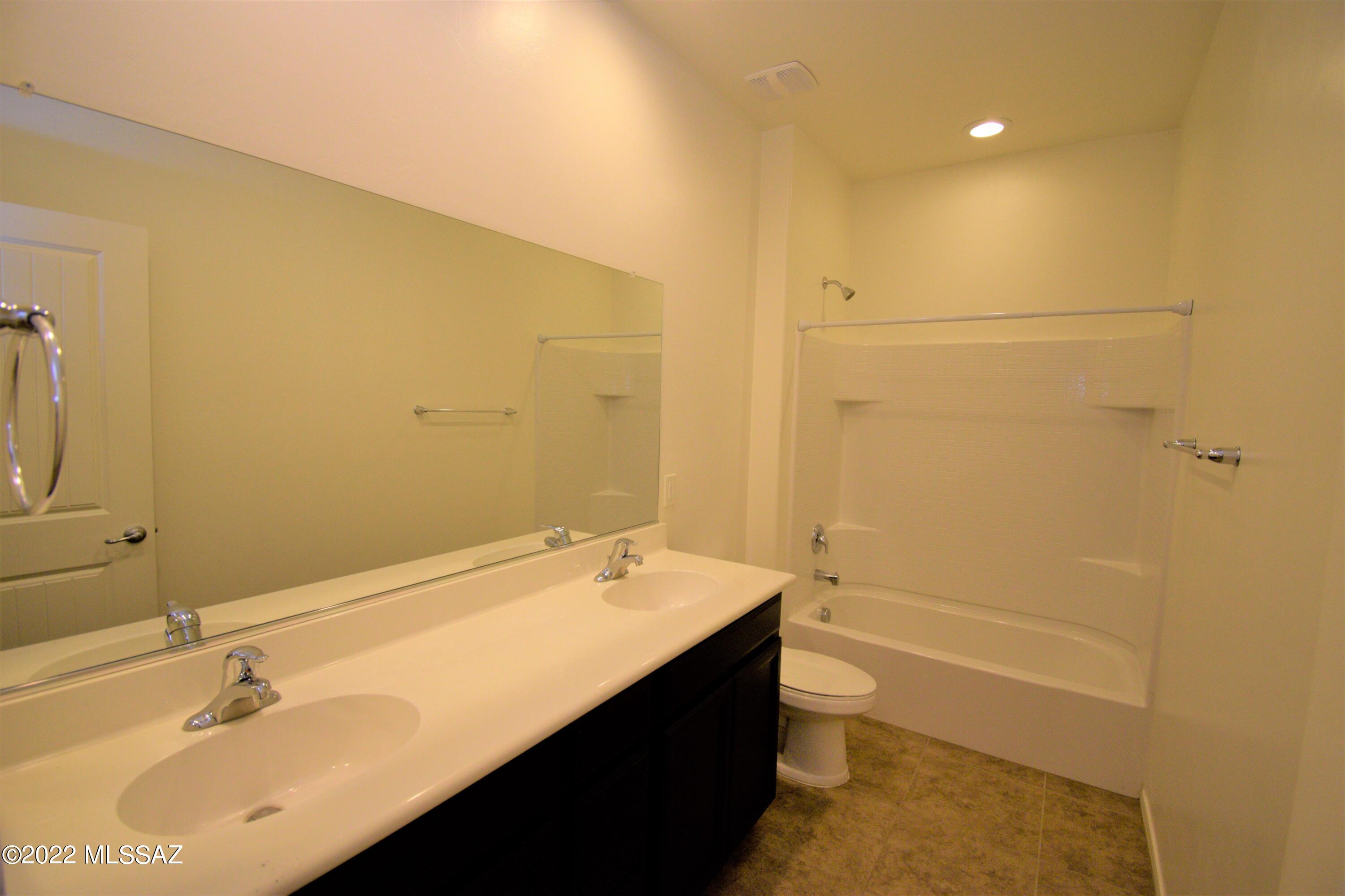 Gladden Farms Block 16 (1-89) - Residential Lease