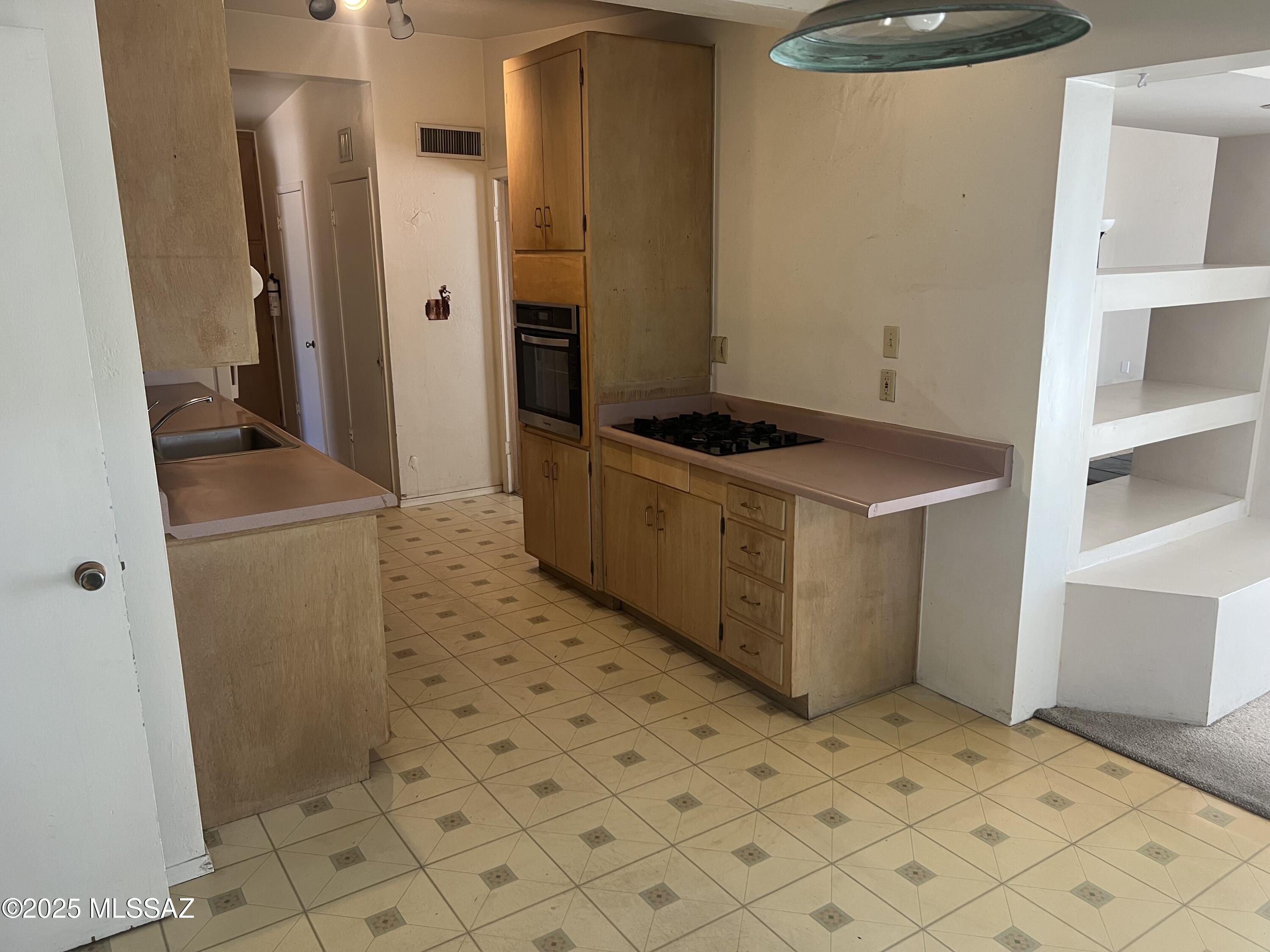2750 N Cerrito Circle