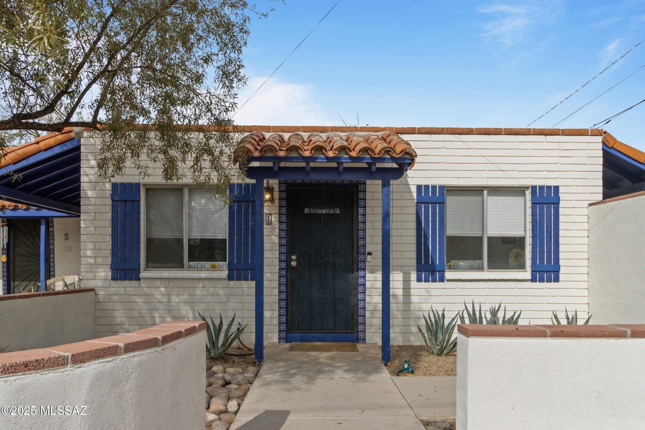 1721 E Blacklidge Drive