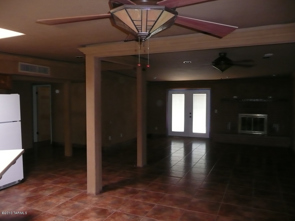 Vista Del Sierras East (1-83) - Residential Lease