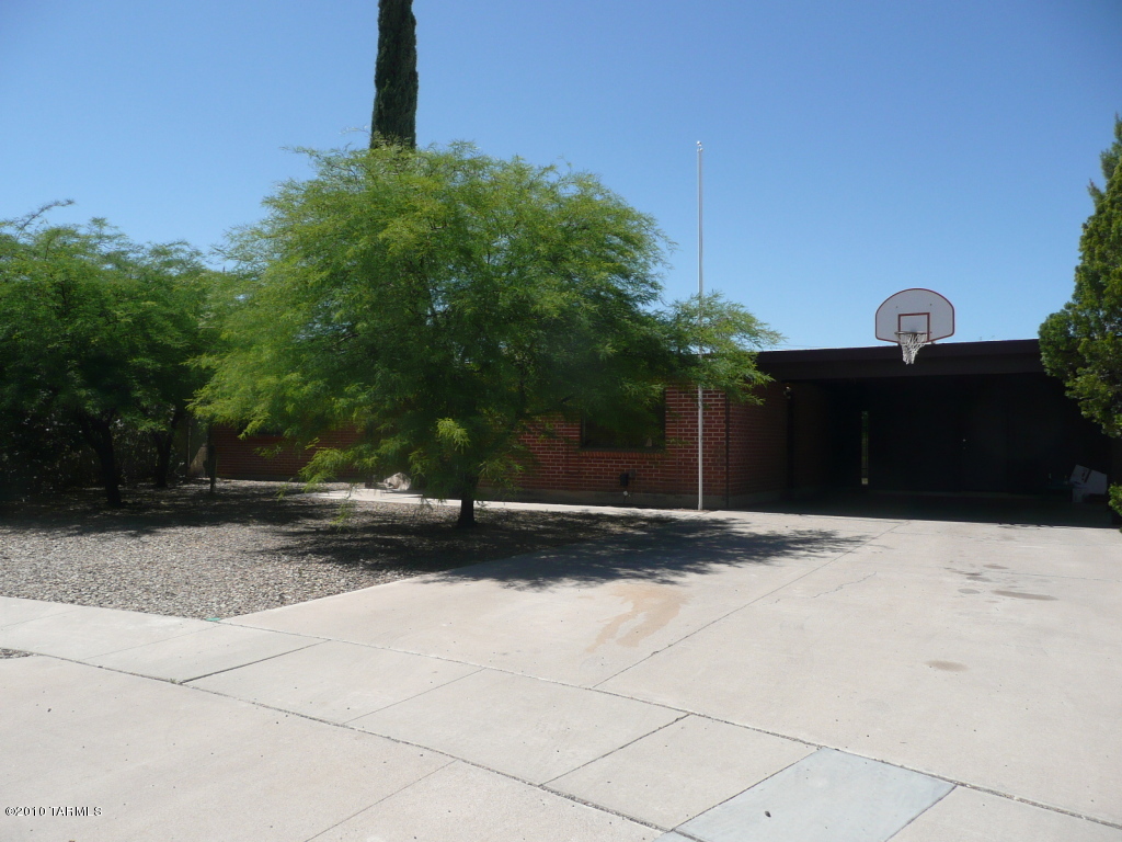 Vista Del Sierras East (1-83) - Residential Lease
