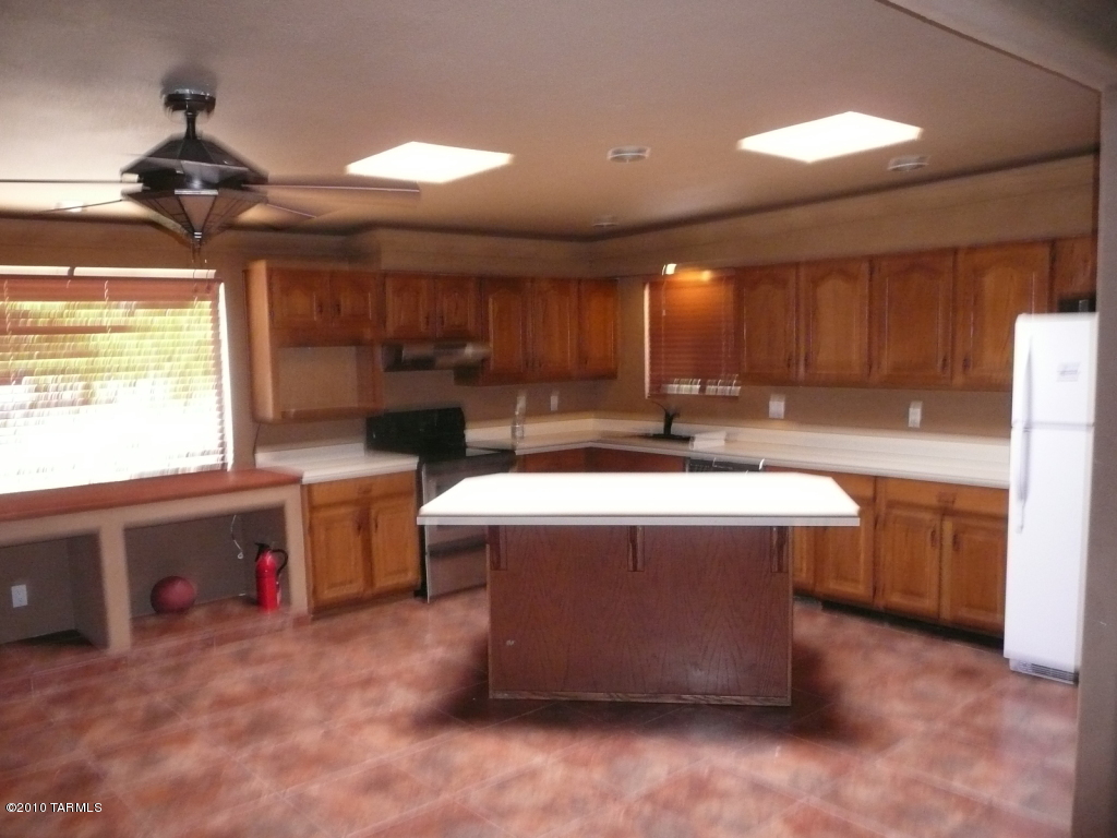 Vista Del Sierras East (1-83) - Residential Lease