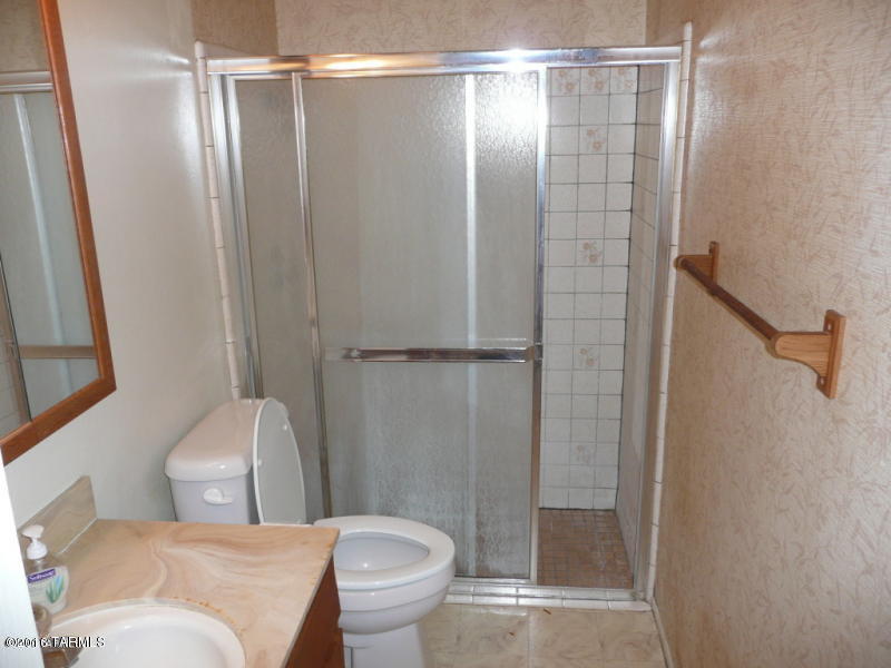 Vista Del Sierras East (1-83) - Residential Lease