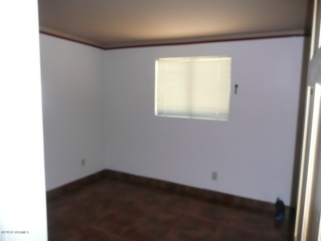 Vista Del Sierras East (1-83) - Residential Lease