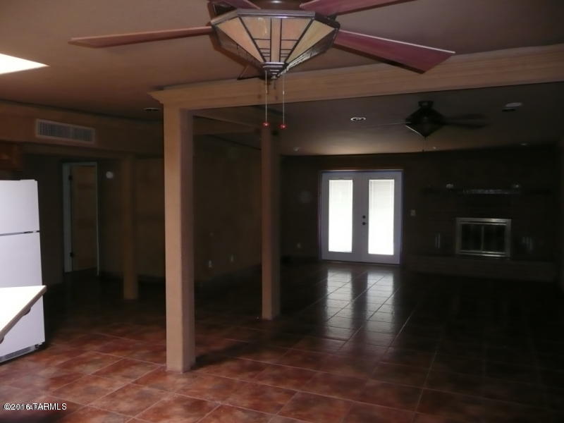 Vista Del Sierras East (1-83) - Residential Lease