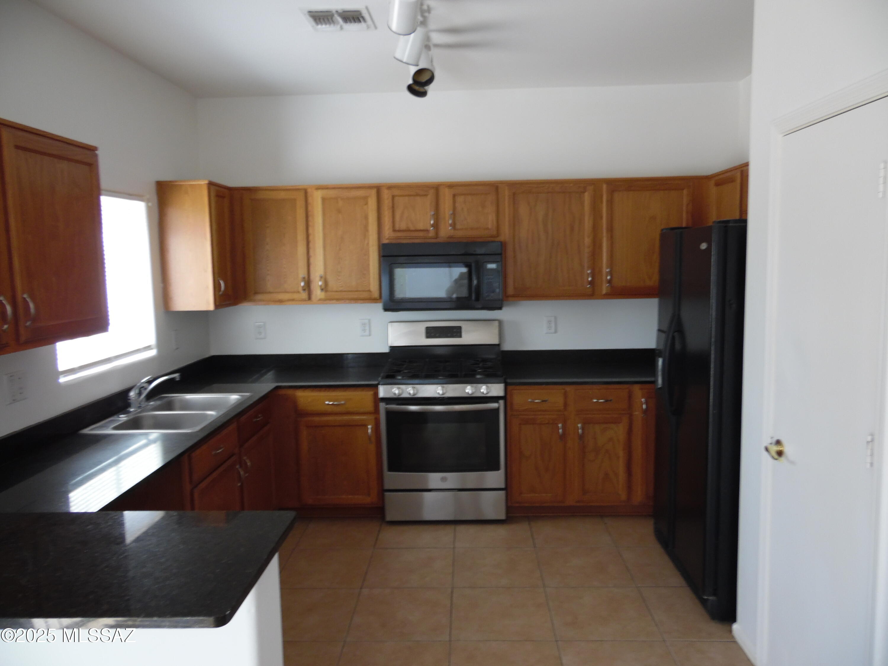 Tucson, Arizona 85746, United States, 4 Bedrooms Bedrooms, ,3 BathroomsBathrooms,Residential,Active,125631