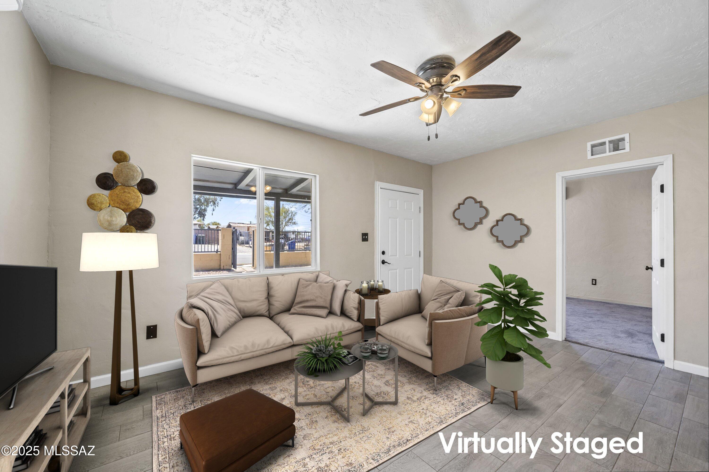 126 W Jacinto Street