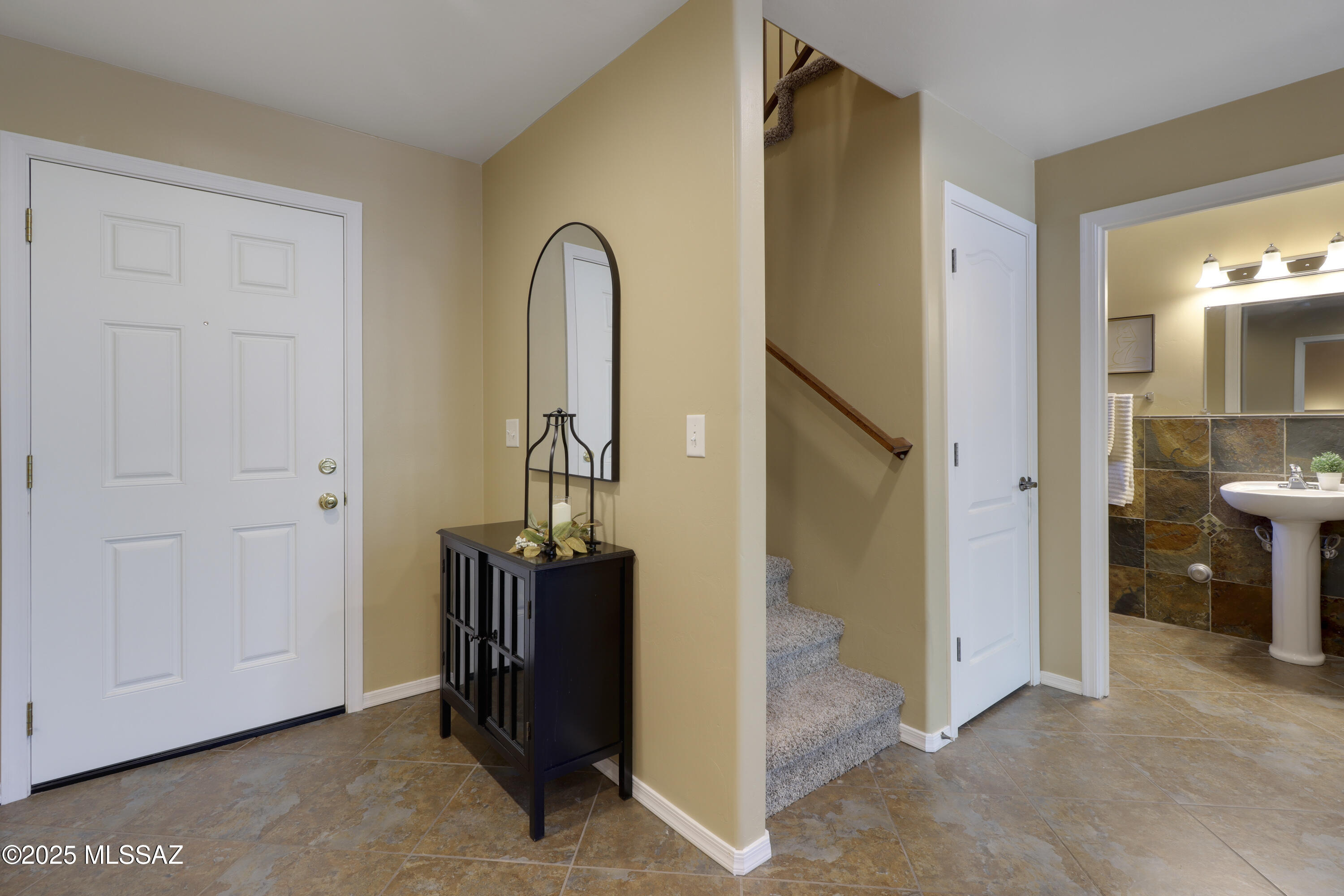 4183 N Fortune Loop