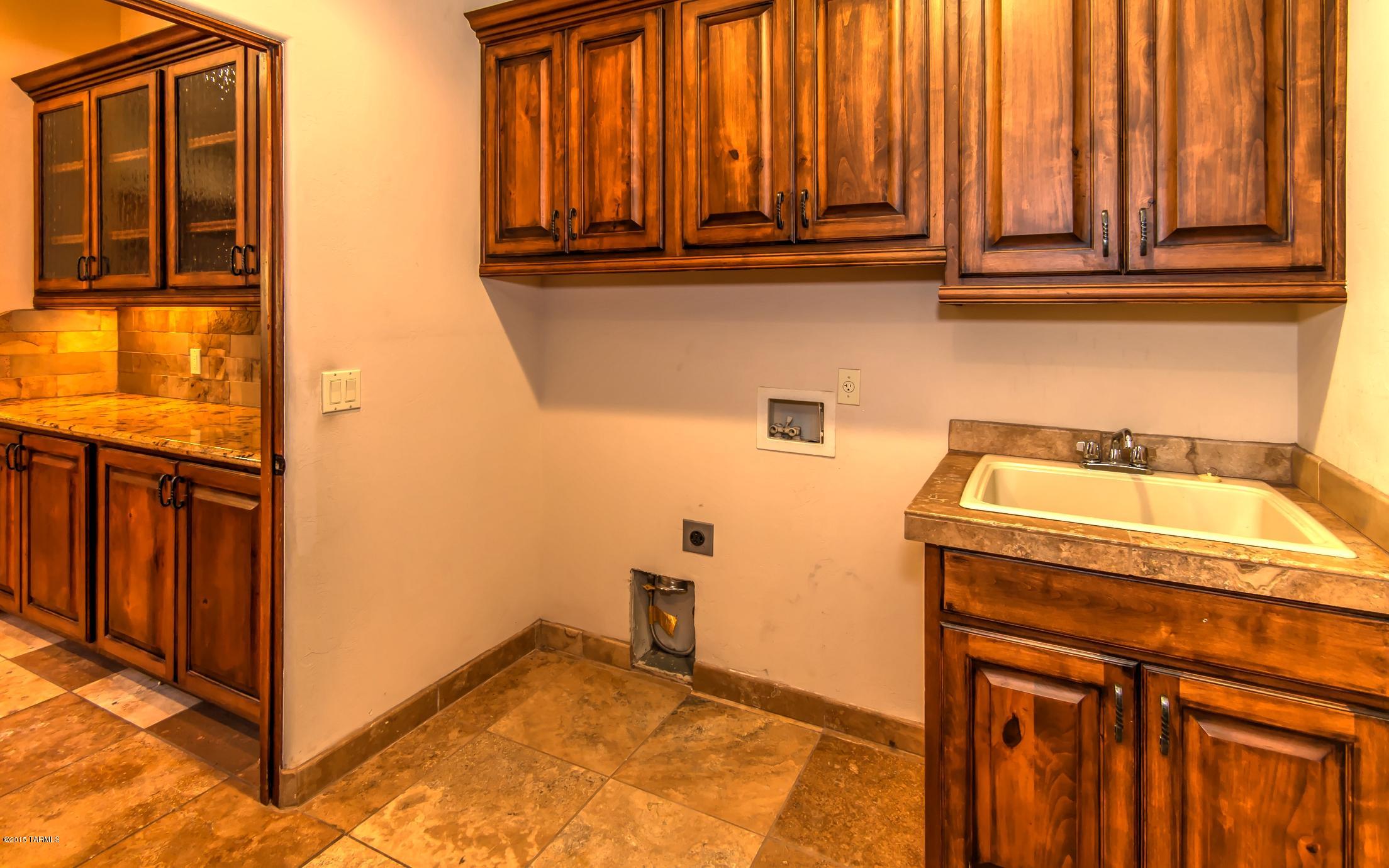 Enclave Del Snyder (1-8) - Residential