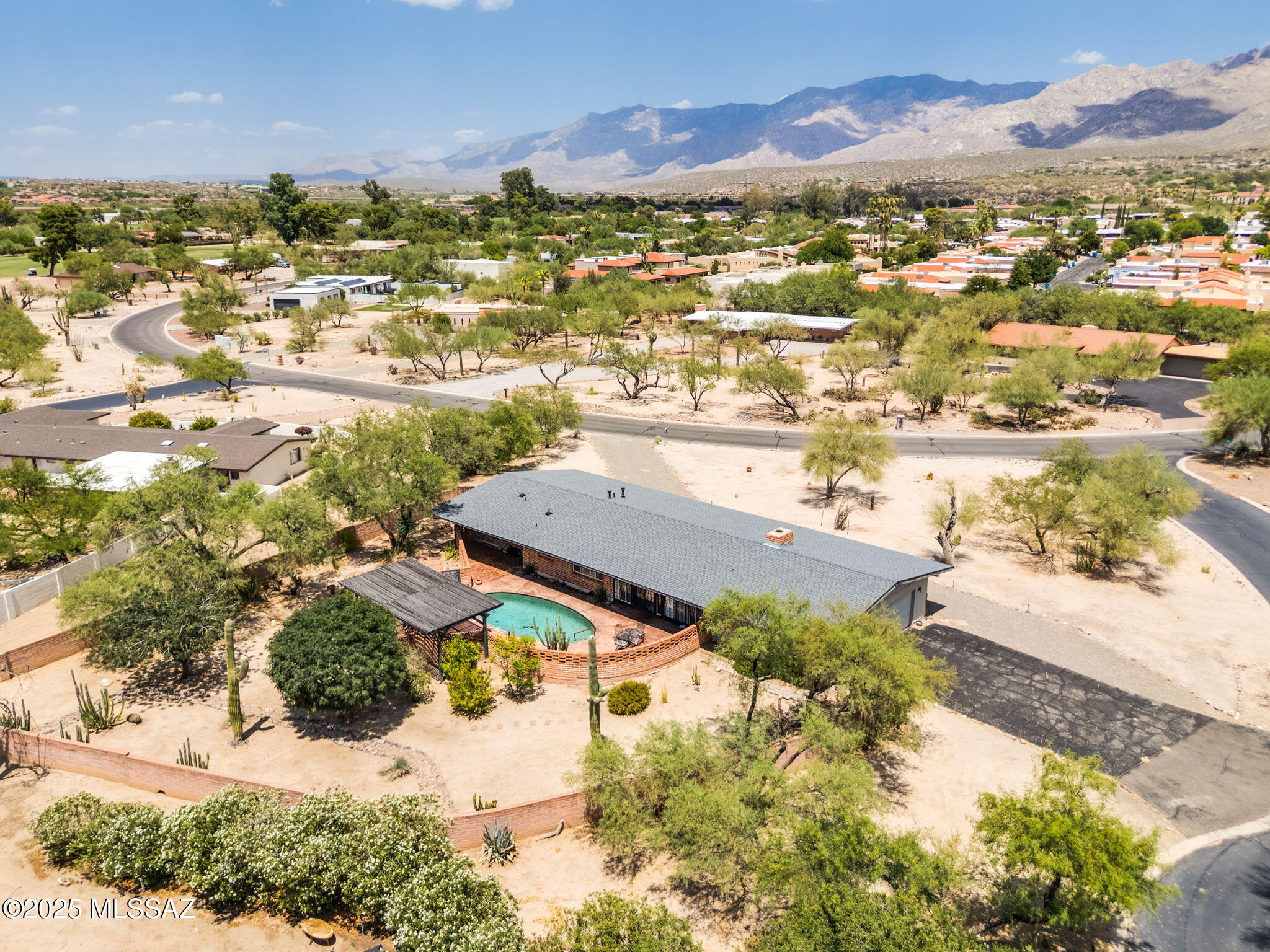 250 W Greenock Drive