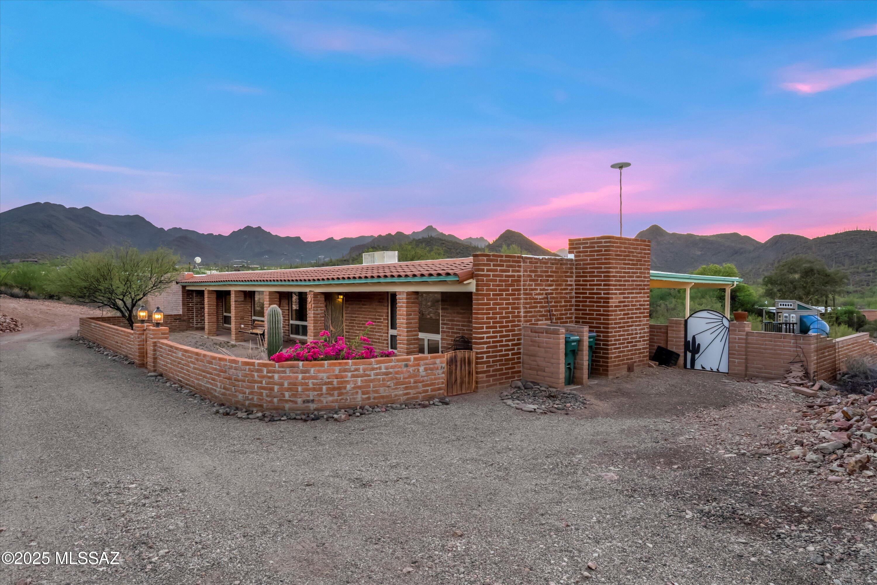 4731 W Placita de Suerte