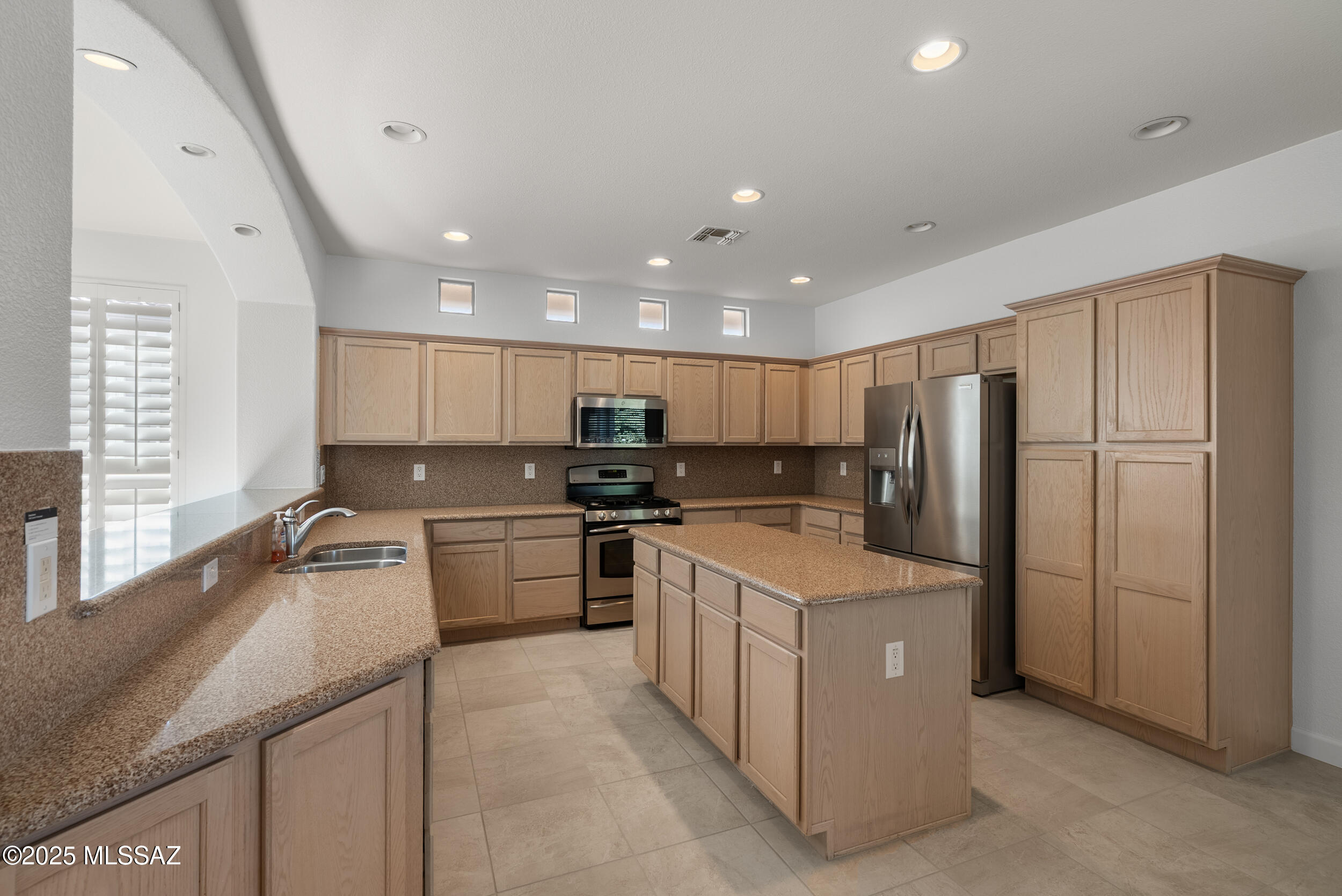 700 N Pebbles Ridge Drive