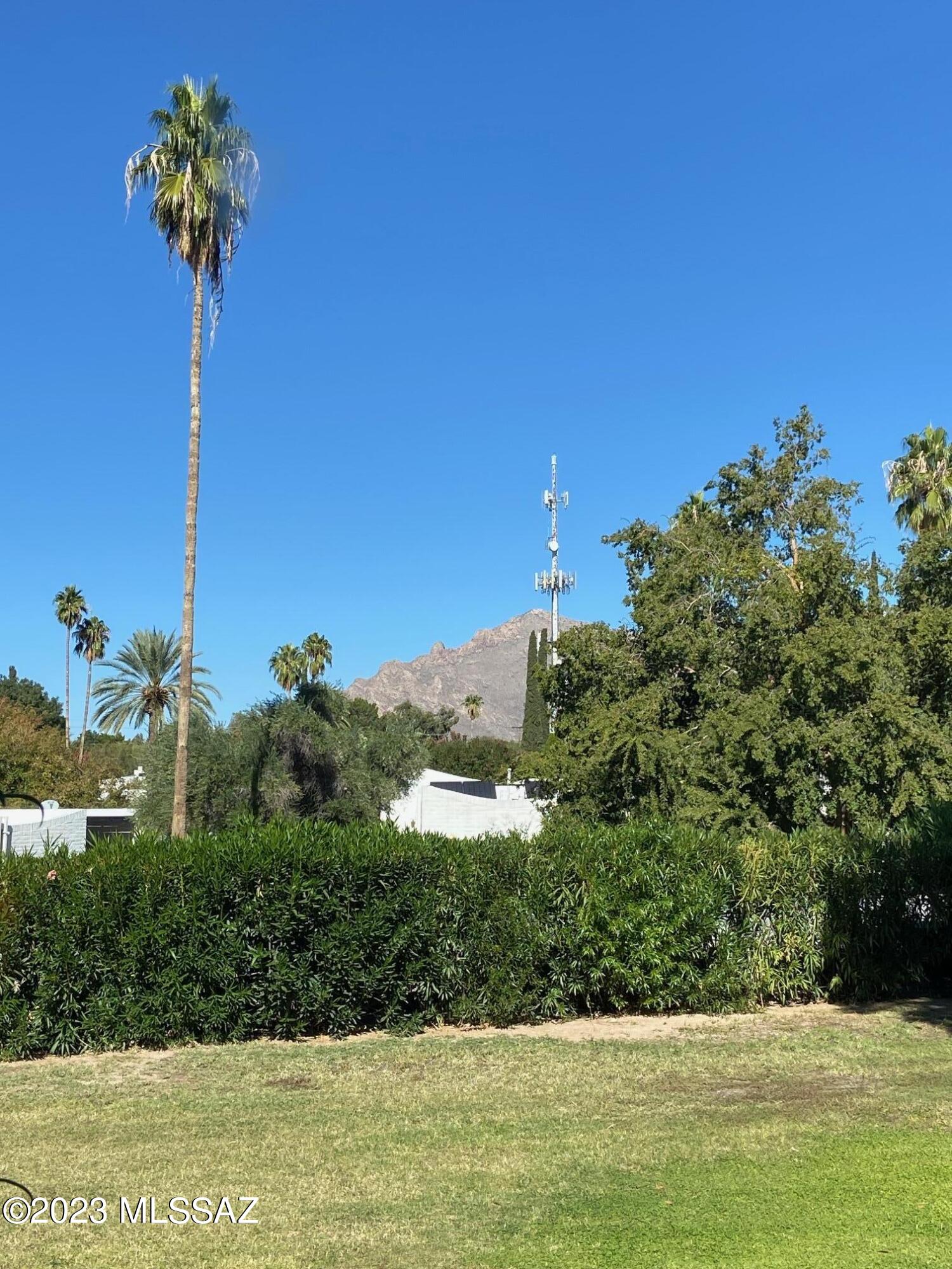 Las Lomitas (1) - Residential