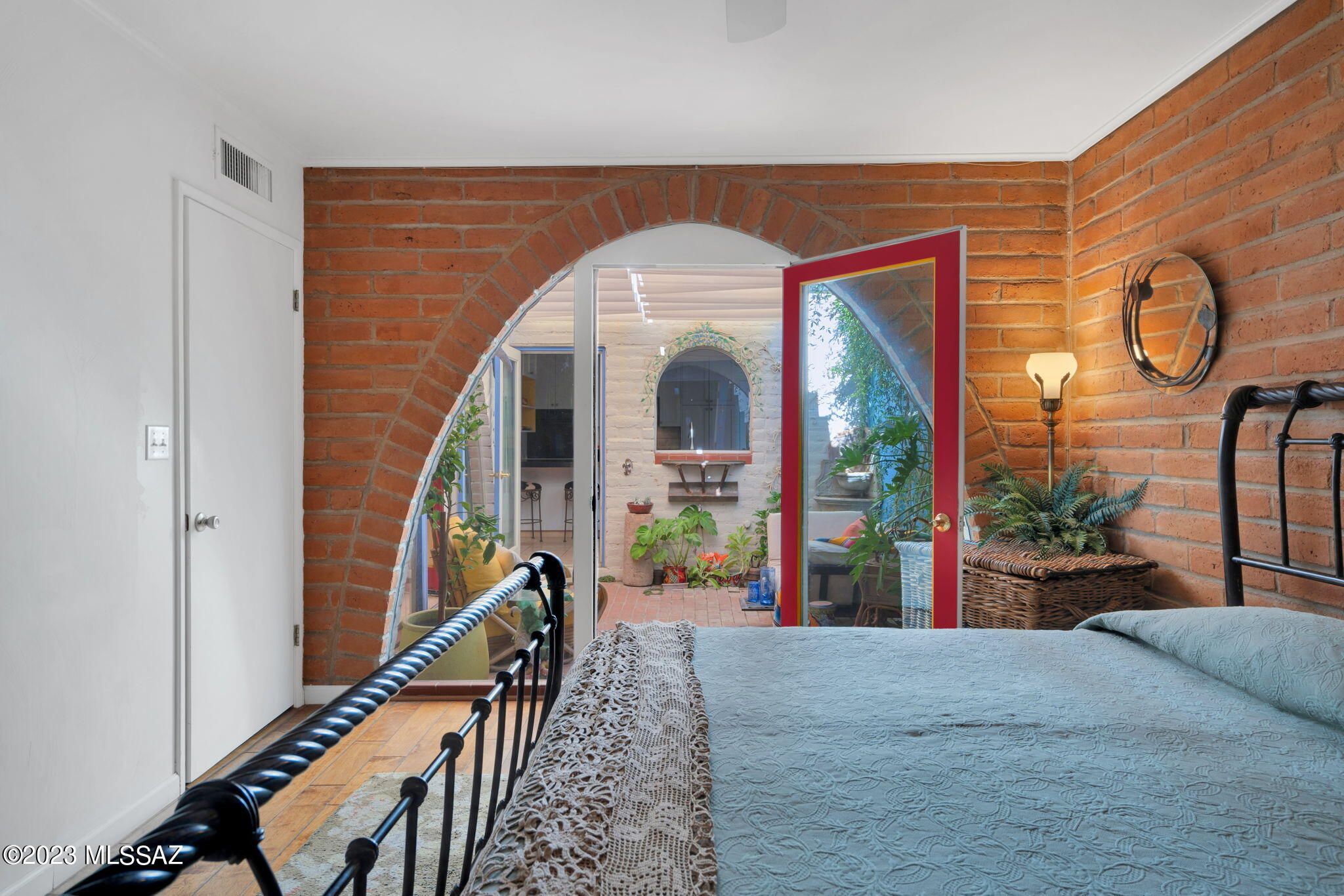 Las Lomitas (1) - Residential