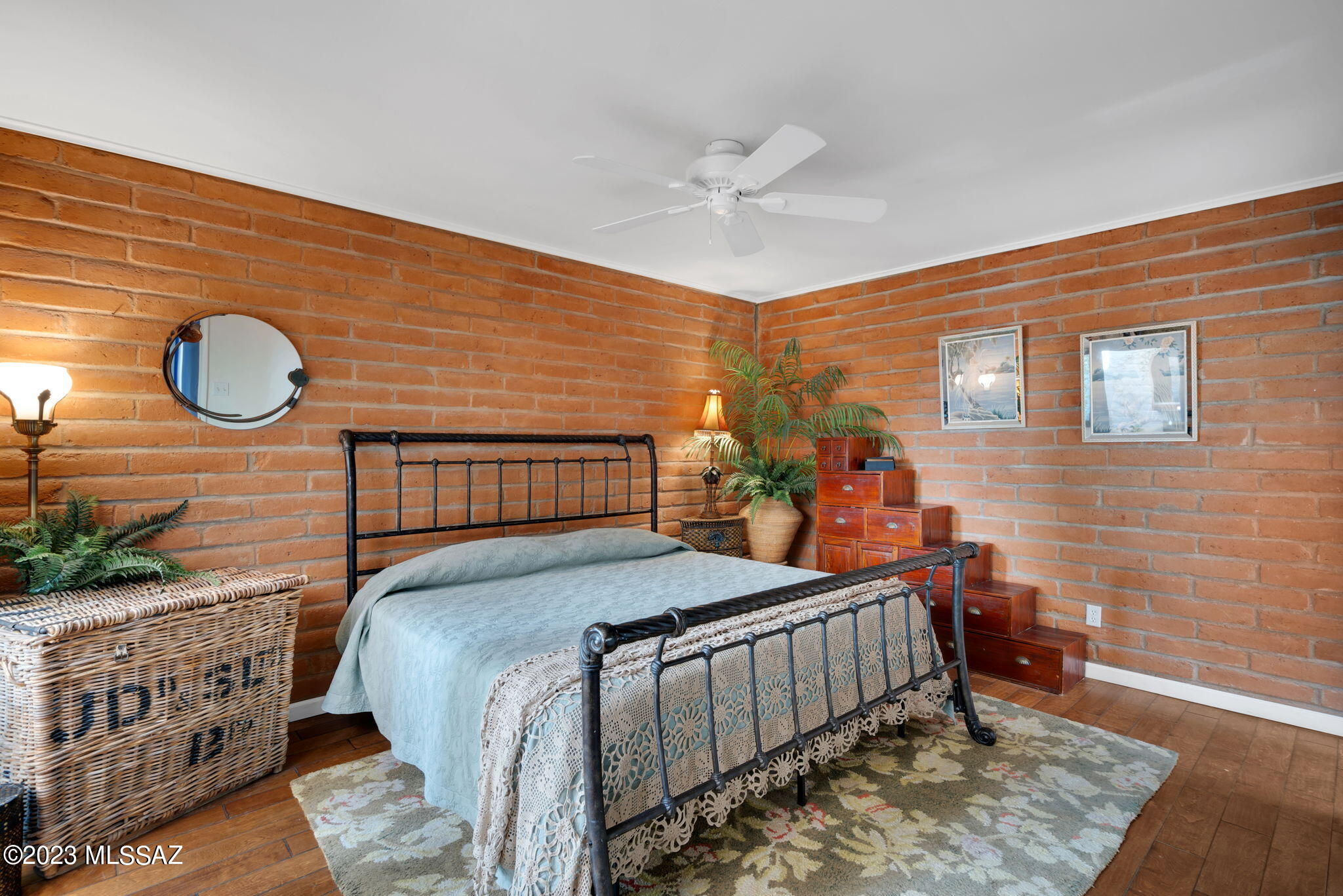 Las Lomitas (1) - Residential