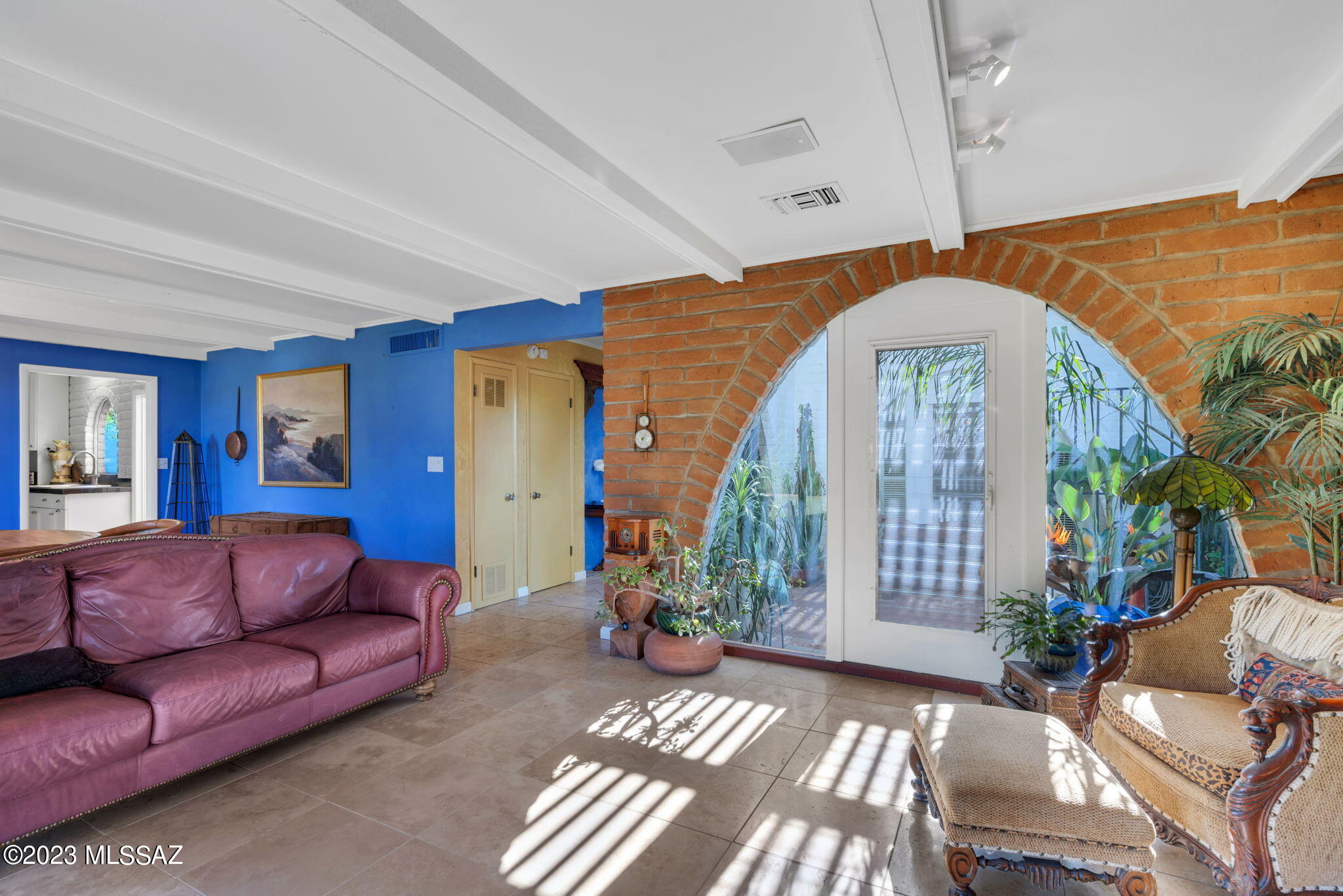 Las Lomitas (1) - Residential