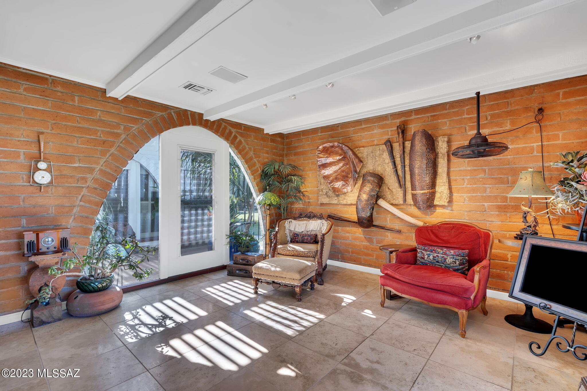 Las Lomitas (1) - Residential