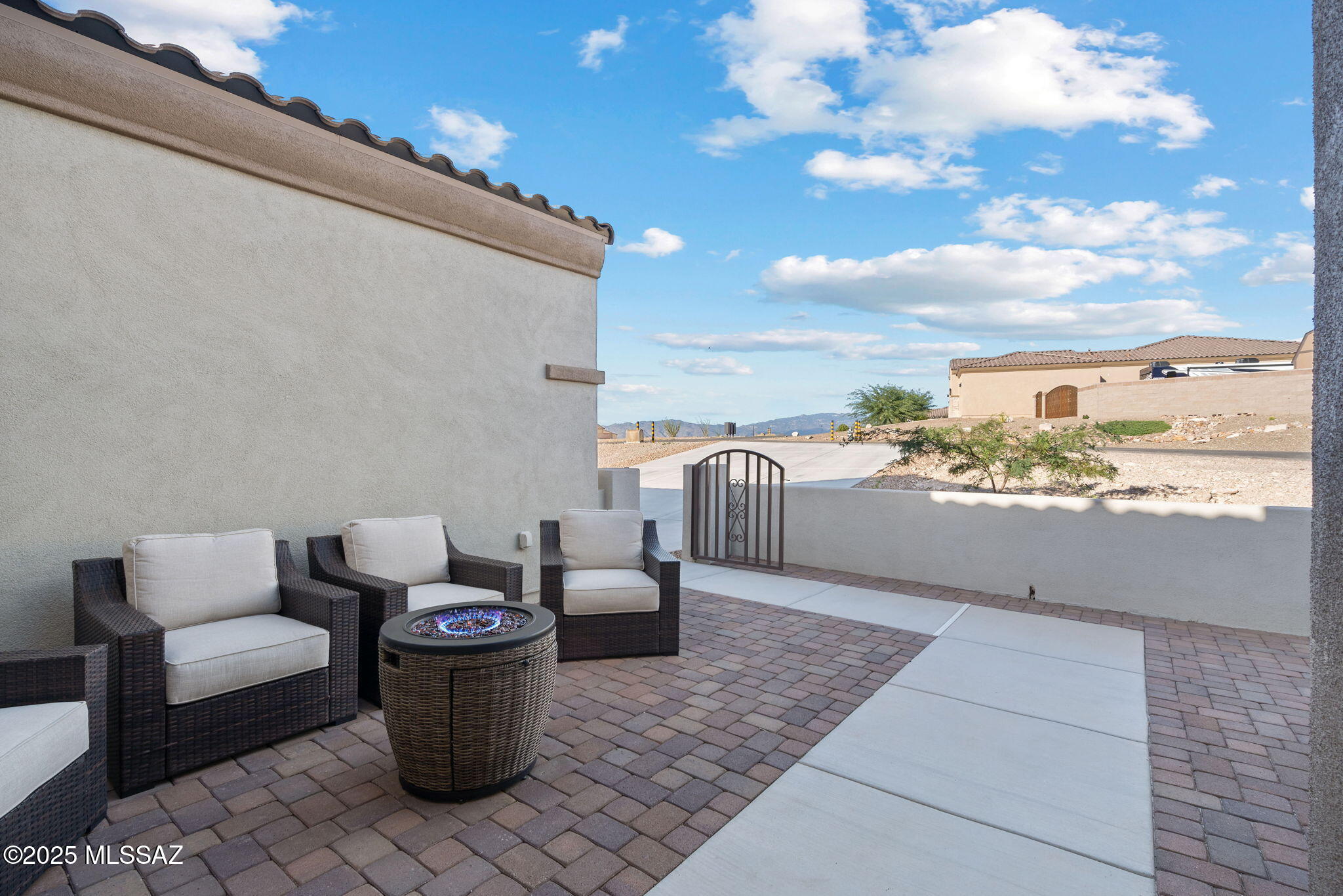 1385 N Blazing Saddle Road