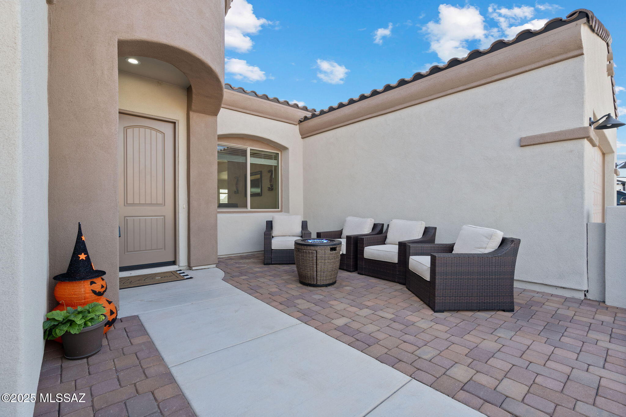 1385 N Blazing Saddle Road