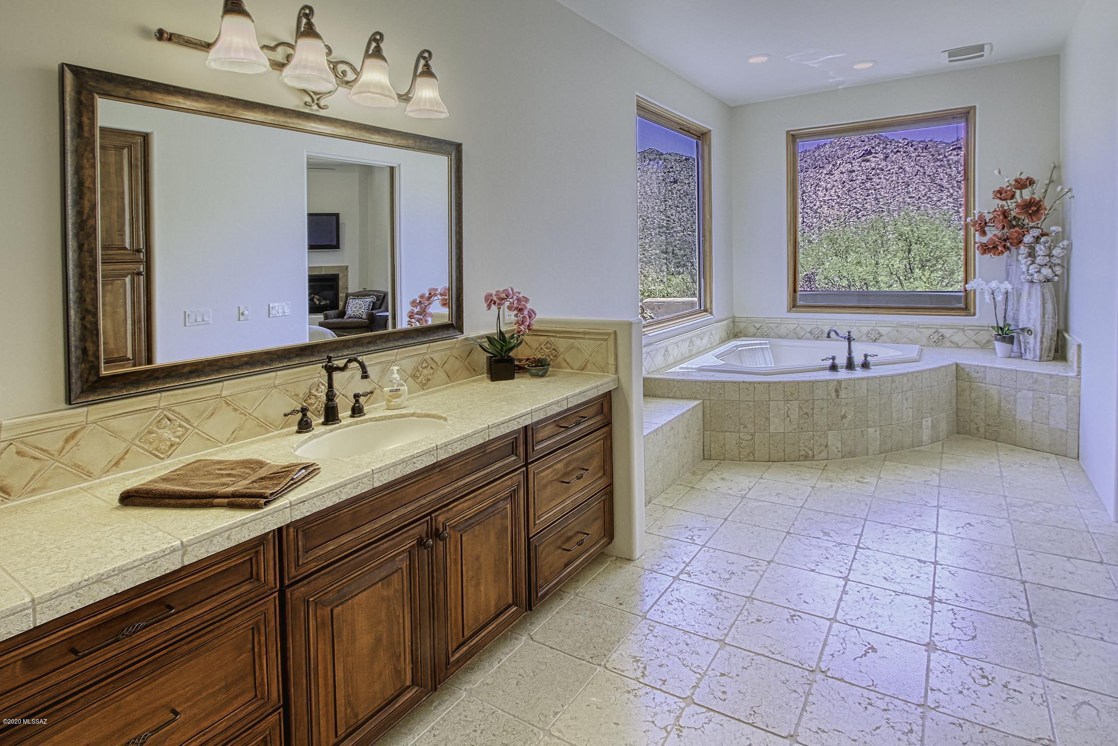 Canyon Pass III At Dove Mountain (111-181) - Residential