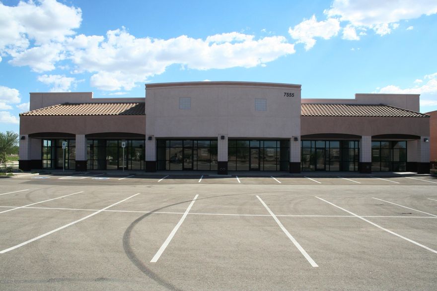 Cap Rate 7.0. New retail development on Twin Peaks Rd.two tenants- NNN Leases(tenant pays all expenses- taxes,ins, etc.). Off Tucson's newest interchange- Twin Peaks Road, Great location.Twin Peaks Rd. now connects the two largest planned communities in Northwest Tucson.  There are only two tenants for ease of management.Closest Retail Center to Tucson's new premium outlet Mall.
