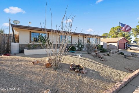 A home in Corona de Tucson