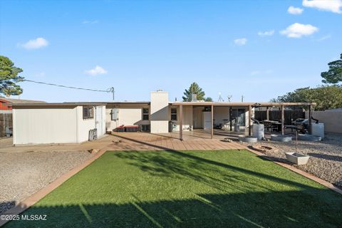 A home in Corona de Tucson