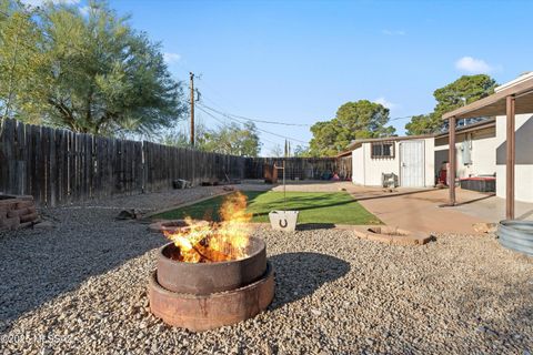 A home in Corona de Tucson