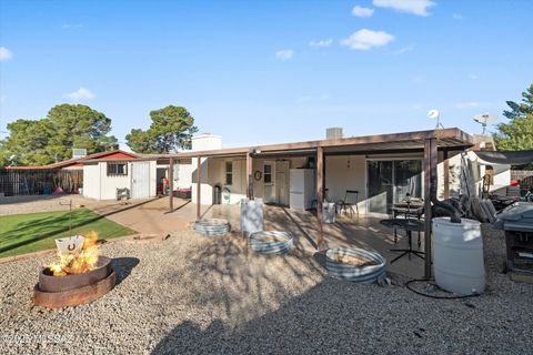 A home in Corona de Tucson