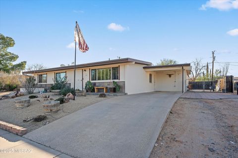 A home in Corona de Tucson